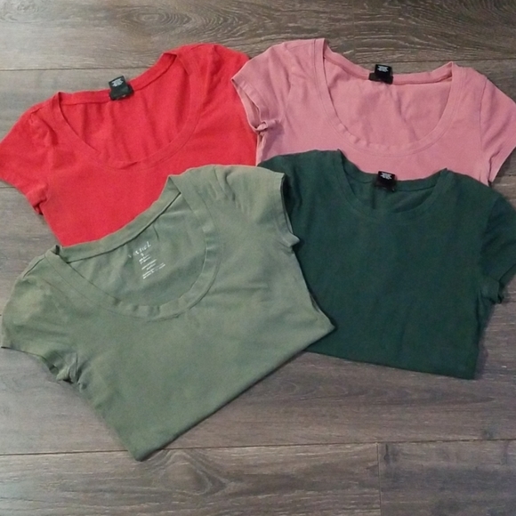 Wet Seal Tops - Set of 4: Solid Color Wet Seal T-Shirts